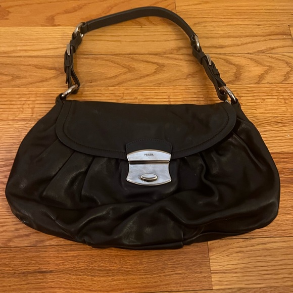 Prada leather handbag - Picture 1 of 4